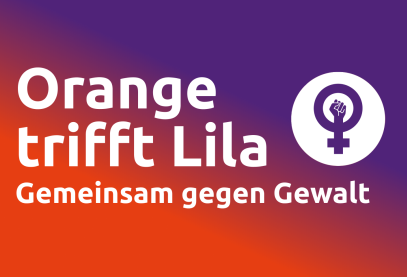 Ein Plakat mit einem horizontalen Farbverlauf von leuchtendem Orange auf der linken Seite zu Dunkelviolett auf der rechten Seite. Grosser, weisser Text in der Mitte lautet: 