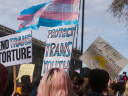 Bild einer Demonstration für trans Rechte.